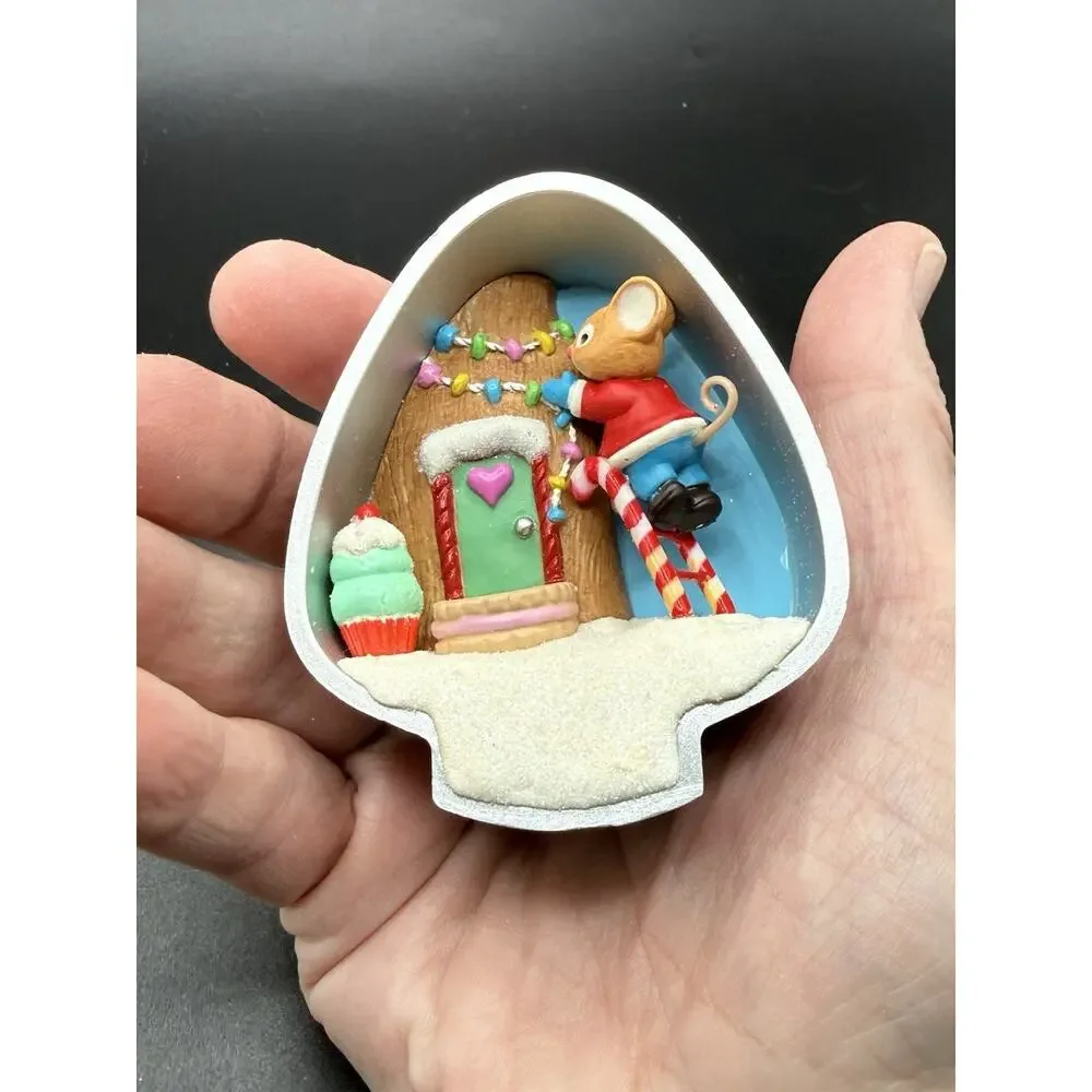Hallmark Cookie Cutter Christmas #8 in Series Mouse Candy Cane EUC No Box -Lo16